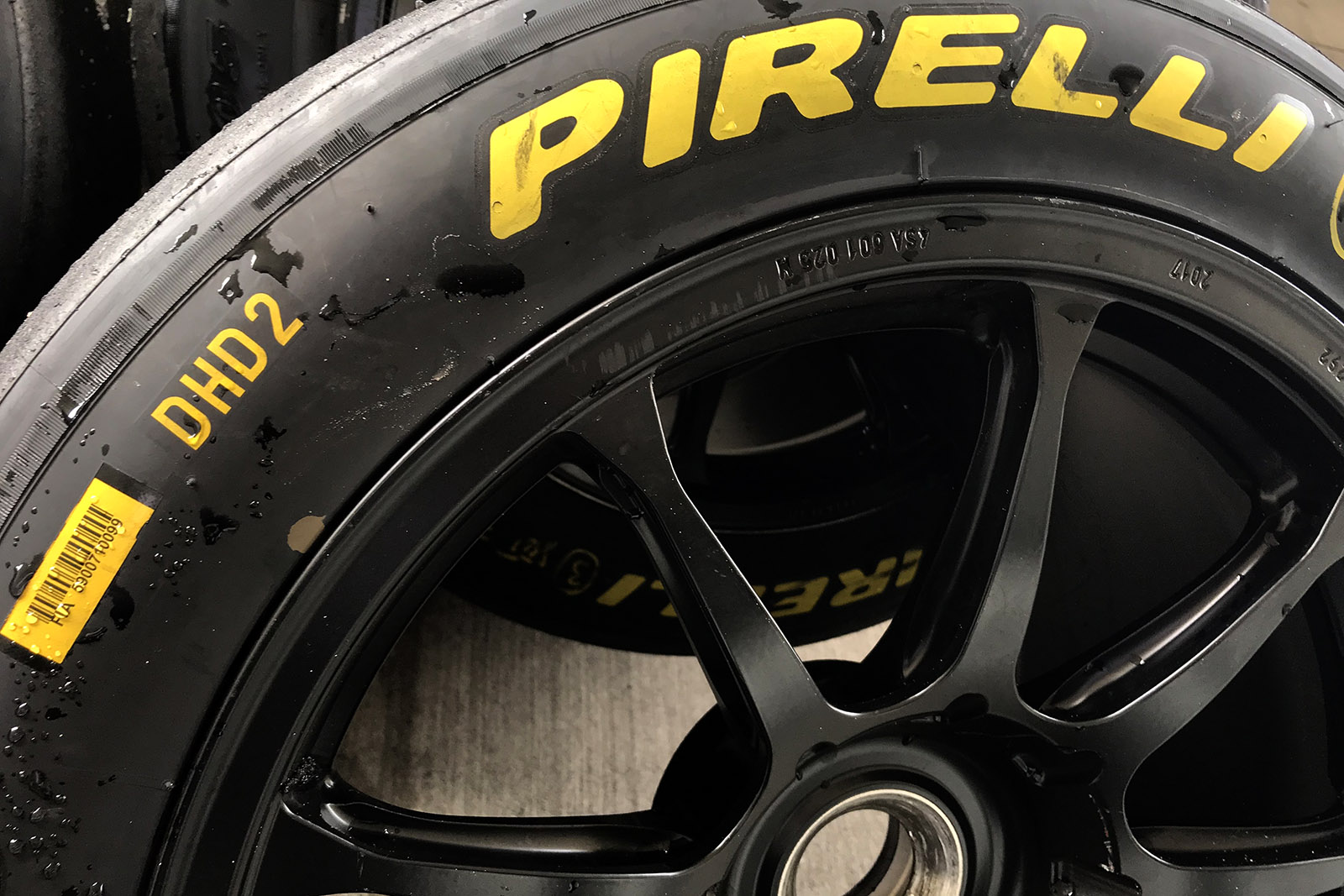 Резина pirelli. Pirelli Tyres. Пирелли шины лого. Пирелли шины логотип. Pirelli p Zero логотип.